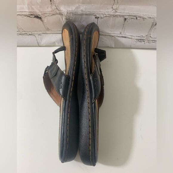 b.o.c. Black and Tan Sandals - Picture 4 of 5